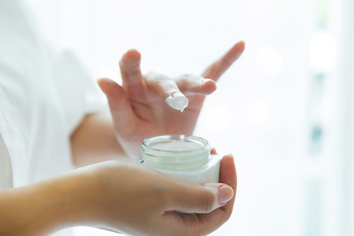 Descubre los secretos del cuidado dérmico natural: tips y recetas para una piel radiante