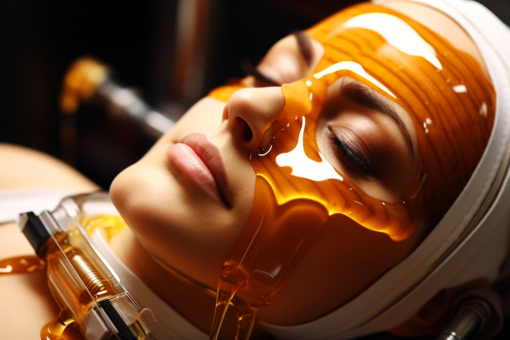 Descubre el secreto de una piel radiante con la mascarilla de miel